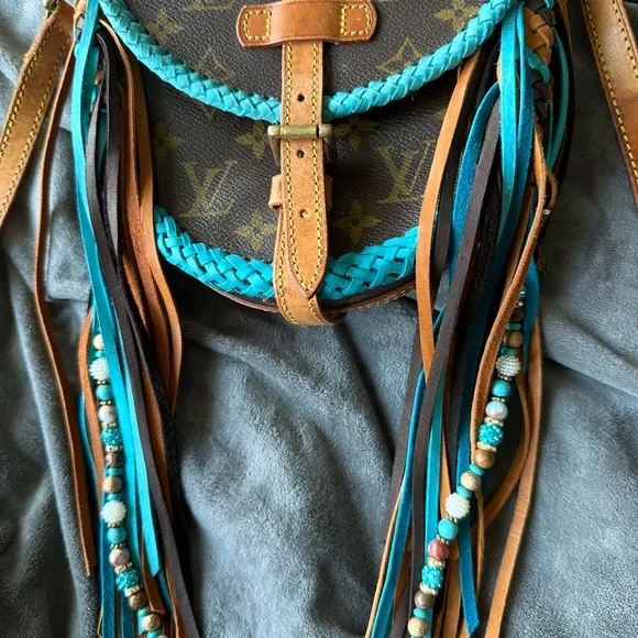 PRICE DROP 
Louis Vuitton Vintage Boho fringe bag - Picture 3 of 17